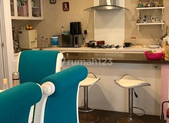 Rumah Cantik 2 Lantai Furnish di Kota Baru Parahyangan Hook Bdg 2