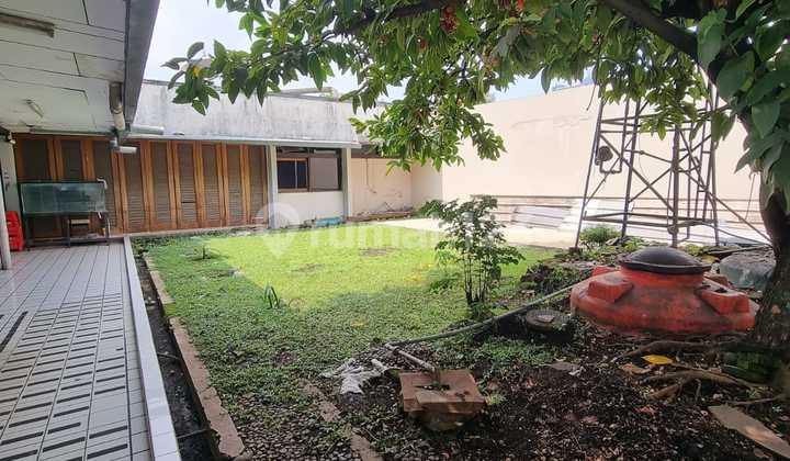 Jual/Sewa Rumah/Tempat Usaha di Mainroad Naripan Bandung Tengah Jual/Sewa Rumah/Tempat Usaha di Mainroad Naripan Bandung Tengah