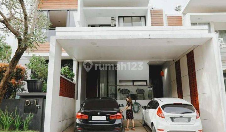 Rumah Dengan Swimming Pool Furnish di Citra Green Dago Bandung 1