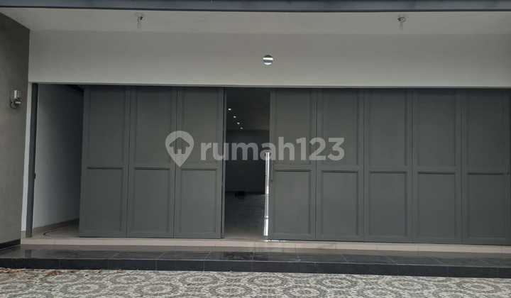 Strategic Large Shop House for Rent on Main Road Margacinta Buah Batu Bandung Strategic Large Shop House for Rent on Main Road Margacinta Buah Batu Bandung