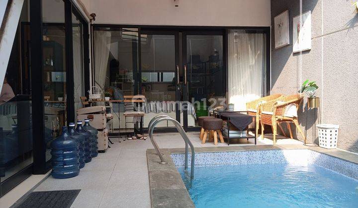 Rumah Ada Kolam Renang di Komplek Elite Pondok Hijau Bandung 1