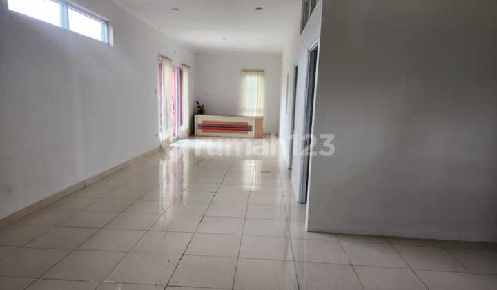 Leasing Shop/Business Space/Office on Mainroad Kiaracondong Bandung 2