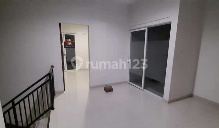 Rumah 2 Lantai Siap Huni di Kolonel Masturi Lembang Bandung 2