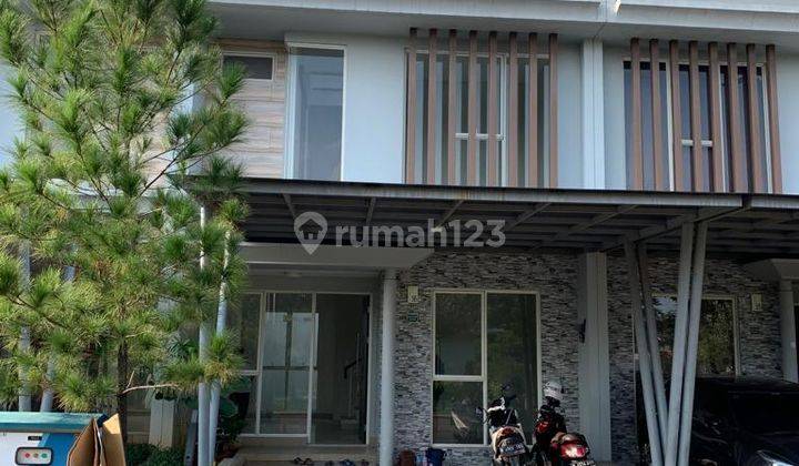 Rumah Bagus 2 Lantai di Perum Jakarta Garden City  1