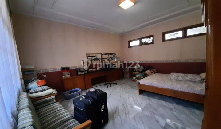 Sewa Rumah Besar Strategis Untuk Kantor di Hegarmanah Bandung 2