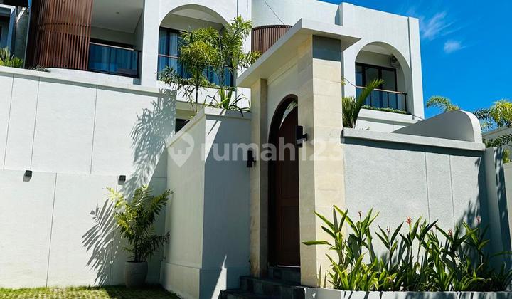 Brand New Modern Villa Ungasan Kuta Selatan Bali