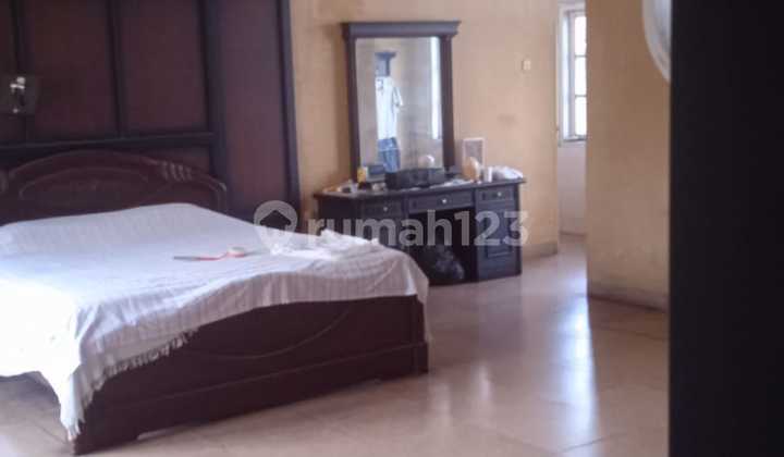 For Sale: 3-Story Shophouse, Spacious Yard, Bugisan Street Side, Kasihan, Bantul For Sale: 3-Story Shophouse, Spacious Yard, Bugisan Street Side, Kasihan, Bantul