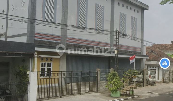 For Sale: 3-Story Shophouse, Spacious Yard, Bugisan Street Side, Kasihan, Bantul For Sale: 3-Story Shophouse, Spacious Yard, Bugisan Street Side, Kasihan, Bantul