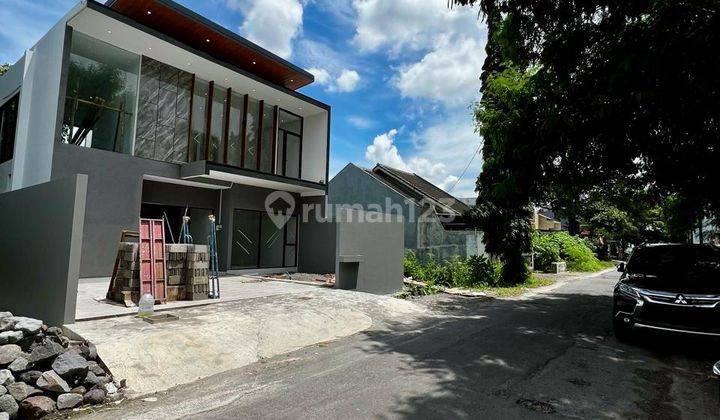 Dijual Rumah Baru Mewah Strategis Kontemporer 1