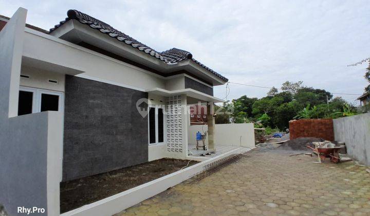 Dijual Rumah Baru Jakal Km 12 Dekat Pasar Jangkang Ngemplak  2