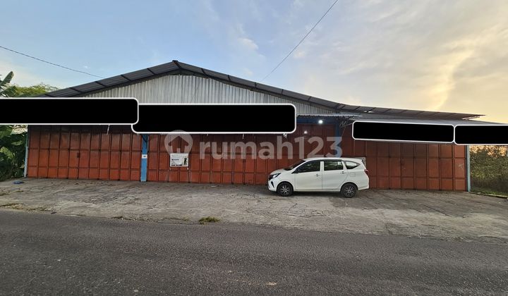 For Sale: Warehouse + Shop House Ex Car Showroom, East Imogiri Road Km 7 Side For Sale: Warehouse + Shop House Ex Car Showroom, East Imogiri Road Km 7 Side