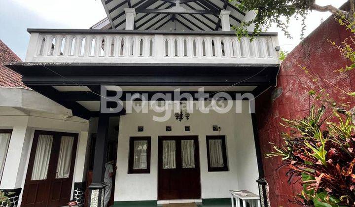 Rumah Villa Luas Terawat Bergaya Kolonial di Pusat Kota Batu 2