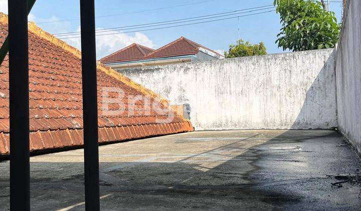 Rumah Usaha 2 Lt Lebar Nol Jalan Propinsi Jalan Kaki ke Alun Alun Kota Batu 2