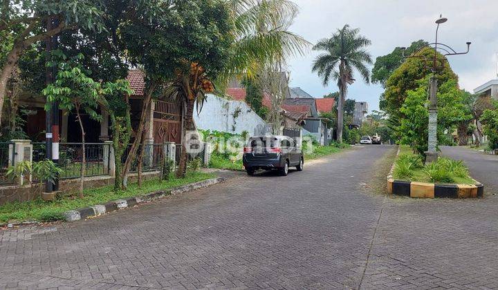 Rumah Hook luas di kawasan perumahan Tidar  Kota Malang 2