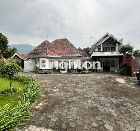 Rumah Klasik 1 Lantai Jalan Raya Trunojoyo Batu 1
