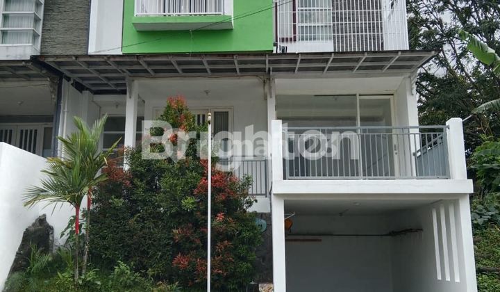 Rumah 2 Lantai Hanya 500m ke Museum Angkut Kota Batu