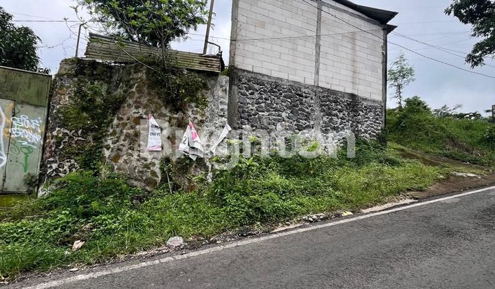 Extensive Land Beside Best Hook, Batu City Extensive Land Beside Best Hook, Batu City