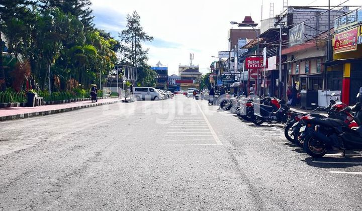 Bangunan Bergaya Klasik Plus Tanah Luas Depan Alun - Alun Kota Batu 1