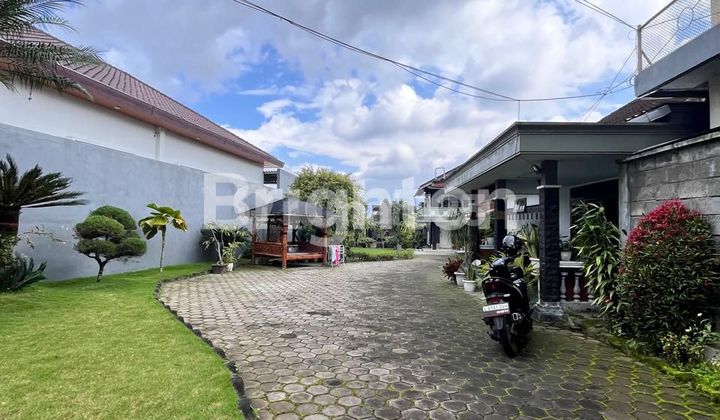 Rumah 2 lt Asri, Luas, Terawat di Pusat Kota Batu