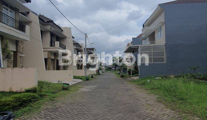 Villa 2 lt plus furnished (baru) Kusuma Pesanggrahan 2