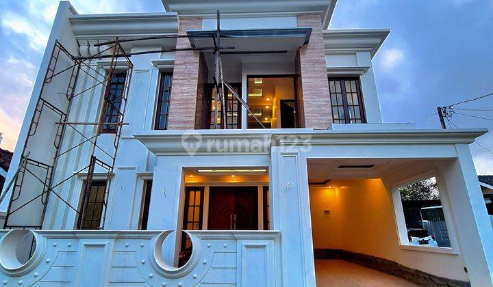foto lainnya perumahan 2 lantai di dalam