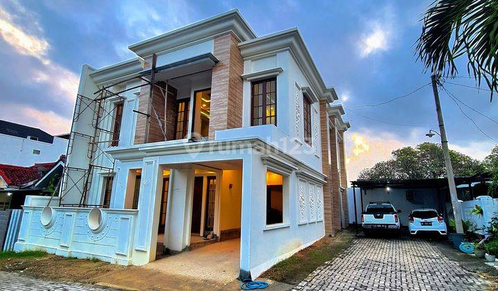 garasi/carport perumahan 2 lantai di dalam
