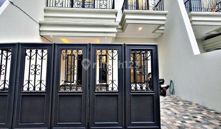 Rumah Lux Modern Classic Dalam Komplek Pondok Bambu Jakarta Timur 2