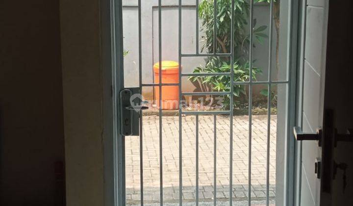 Rumah Bagus 2 Lantai Area Cirendeu Tangerang 8