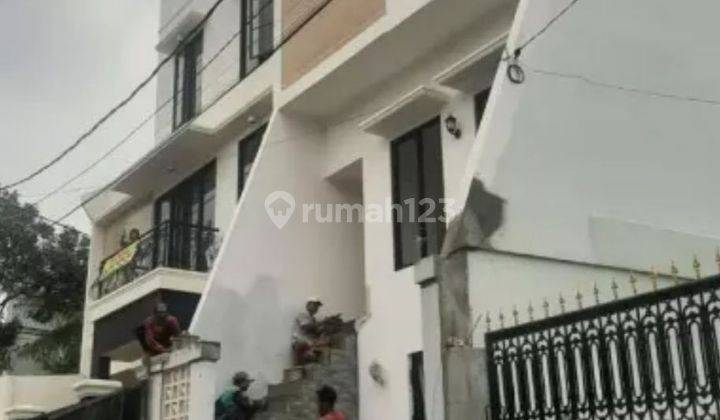 Rumah 3 Lantai Siap Huni di Kalibata Jakarta Selatan 1