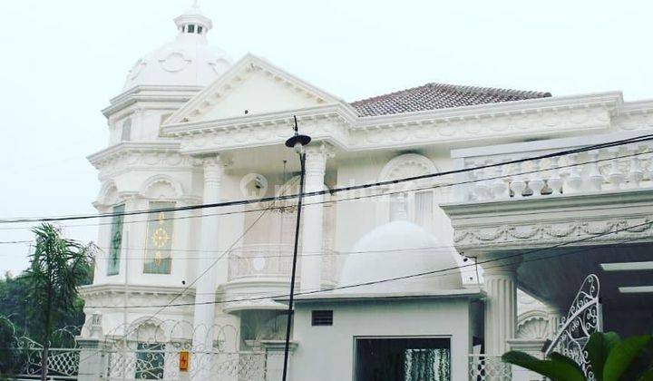 Rumah Mewah Full Furnished Bergaya Eropa di Pondok Kelapa Jakarta Timur 1