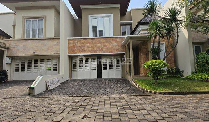 Rumah Hunian Nuansa Bali Modern di Jakarta Selatan 1