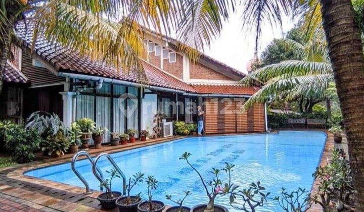 Beautiful Rumay Nuansa Villa in Jagakarsa, South Jakarta