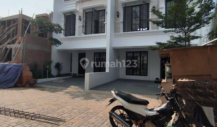 Rumah Mewah Dalam Townhouse Di Pancoran Kalibata Jakarta Selatan 1