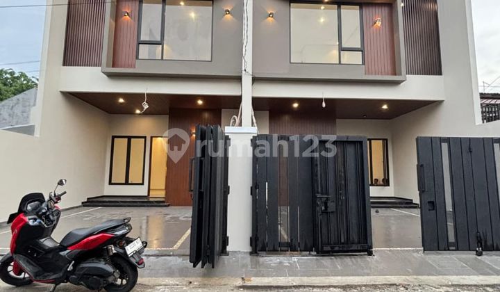 Modern Minimalist Design House in Rawamangun Complex, East Jakarta