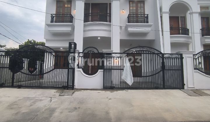 New Ready-to-Occupy House in a Complex in Duren Sawit, Jakarta