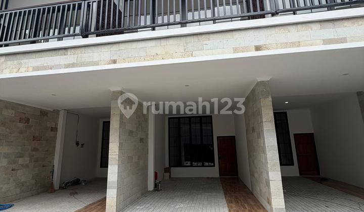 Jual Rumah Eksklusif 2 Lantai di Tebet Jakarta Selatan Jual Rumah Eksklusif 2 Lantai di Tebet Jakarta Selatan
