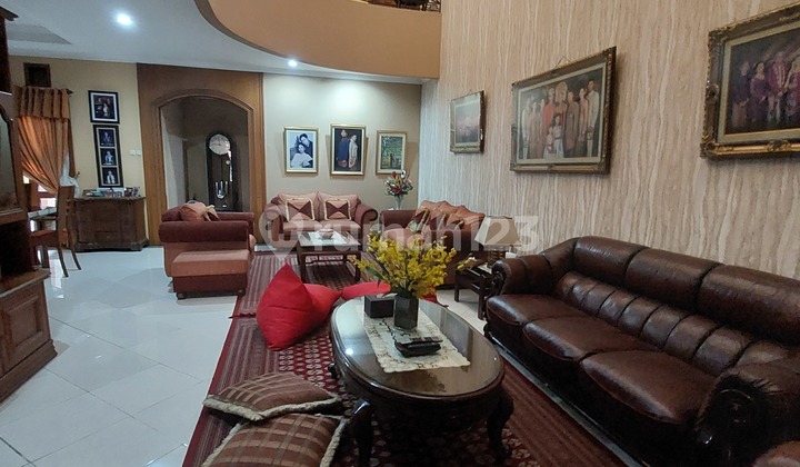 For Sale. Well-maintained Secondary House in a Complex in Pasar Minggu, South Jakarta. 2