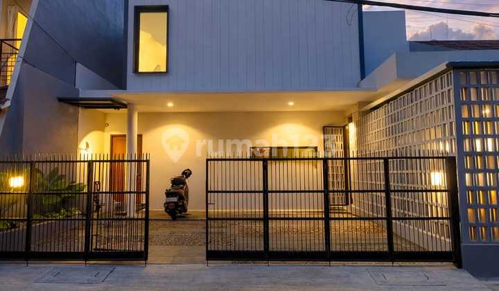 Dijual Rumah Mewah Desain Scandinavian Dalam Komplek di Duren Sawit