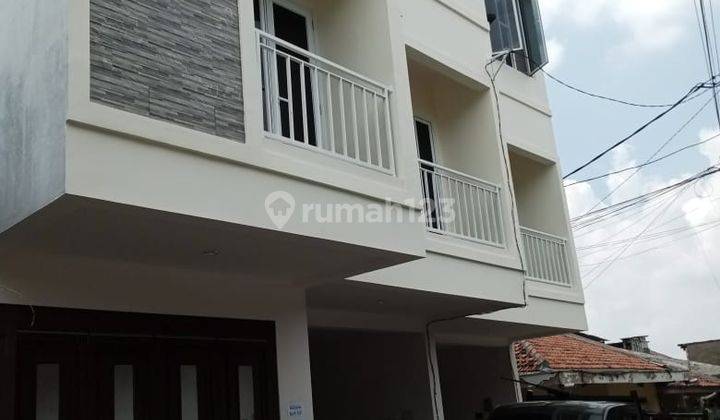 Rumah cantik  dijakarta timur cipinang 4