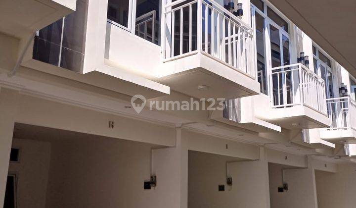 Rumah cantik  dijakarta timur cipinang 5