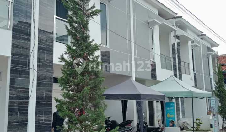 Rumah di jual baru mewah nyaman di jakarta timur pulo gadung 4
