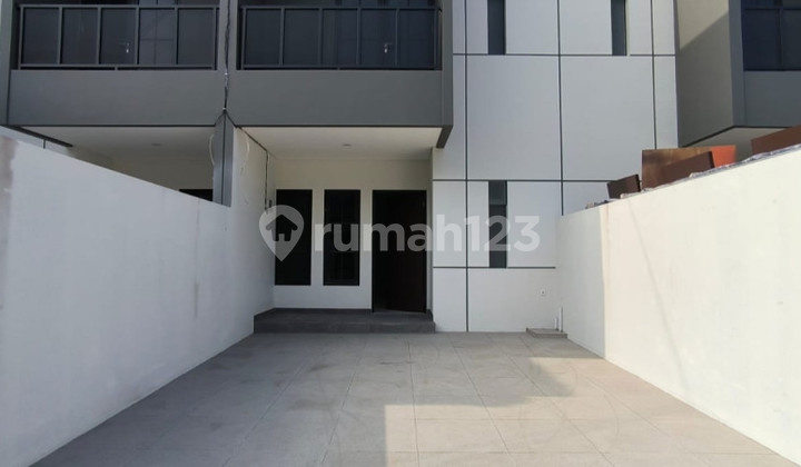 4 Unit Rumah Baru Lebak Arum Surabaya