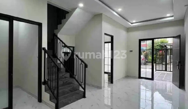 Sunny Beach House in Kenjeran Area, Surabaya, Near Pakuwon City Mulyosari 2