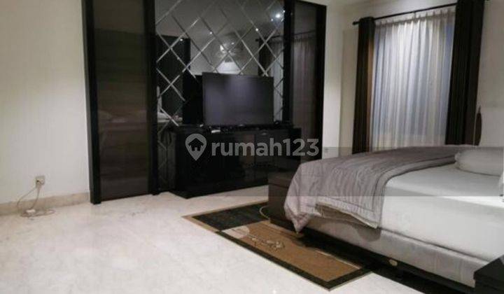 Rumah Classic Mewah di Jln Raya Boulevard Pakuwon Indah Sby 2