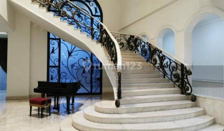Rumah Classic Mewah di Jln Raya Boulevard Pakuwon Indah Sby 4