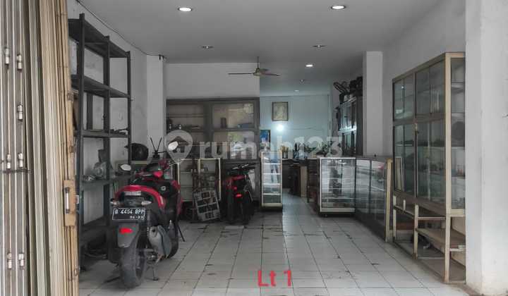 Disewakan/dijual Ruko Strategis di Gajah mada raya 1