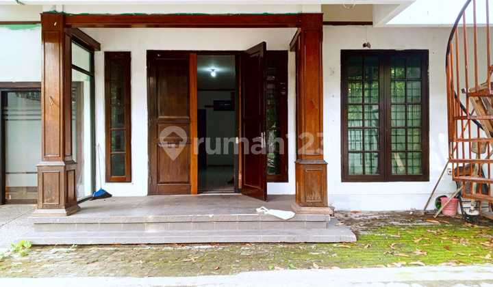 DISEWAKAN RUMAH MULTIFUNGSI – SANGAT STRATEGIS DI LENTENG AGUNG 2