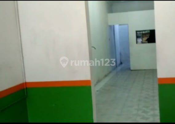 Disewakan Kios Strategis di Tepi Jalan Salemba Raya, Jakarta Pusat 3