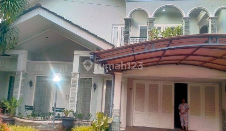 Rumah Luas Bagus Bergaya Klasik di Mainroad Jl. Pemuda, Rawamangun. 1