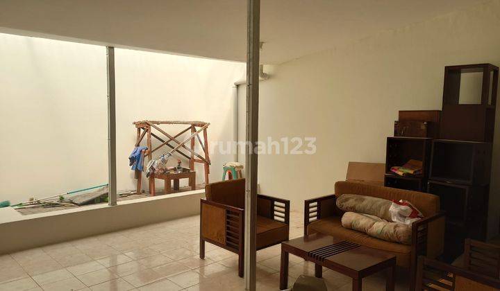 Dijual Rumah Townhouse gaya Mediterania di Kayu Putih 2